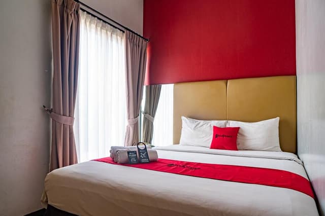RedDoorz Room