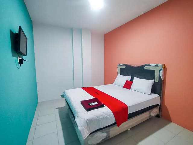 RedDoorz Room