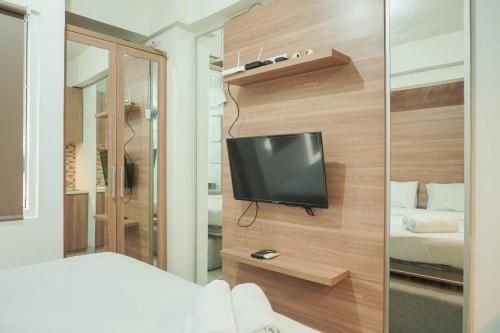 1 ห้องนอน 1 ห้องน้ำส่วนตัว ขนาด 21 ตร.ม. (Lovely and Strategic Studio at Green Pramuka Apartment By Travelio)1