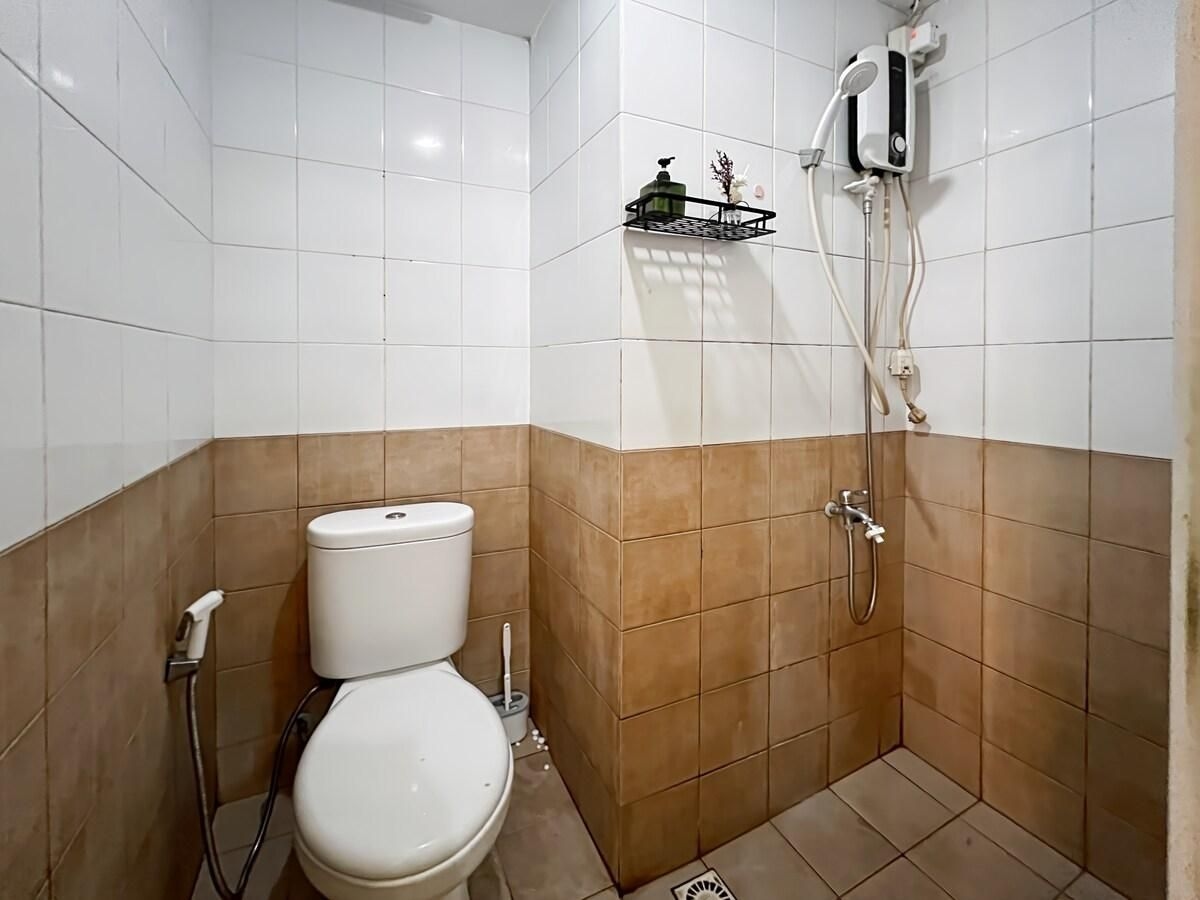 อพาร์ตเมนต์ 2 ห้องนอน 1 ห้องน้ำส่วนตัว ขนาด 36 ตร.ม. – เสเน็น (Apt Green Pramuka 2BR with WiFi n Pool by 2ndHome)4