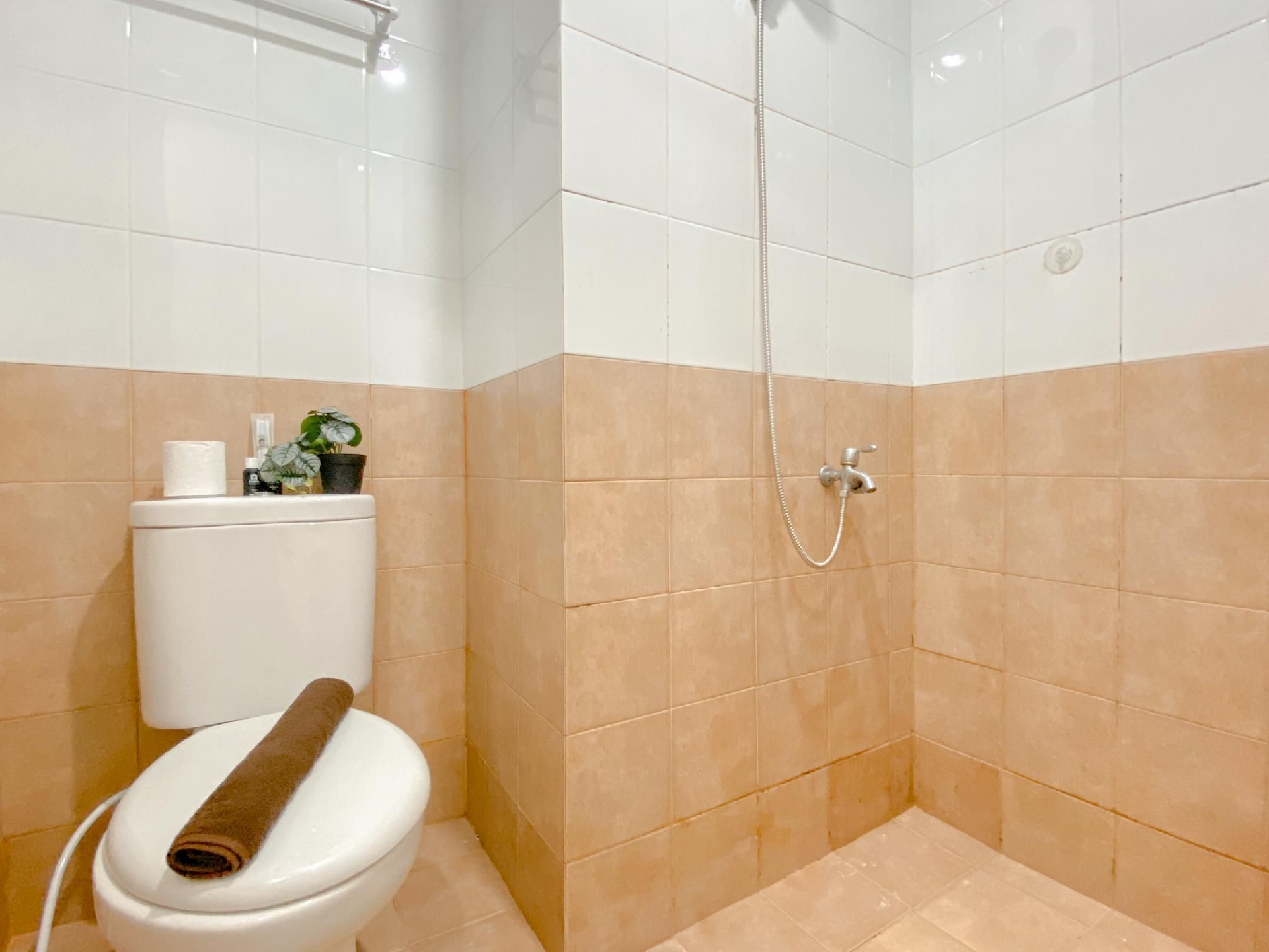 Good Cozy 2BR Green Pramuka City Apt By Travelio1