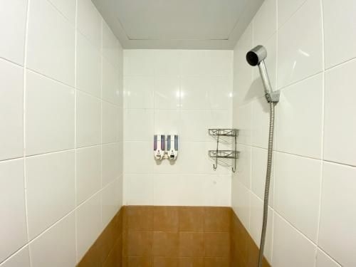 ความสะดวกสบายเชิงกลยุทธ์ 2 ห้องนอน กรีน ปรามูกาซิตี้ ทราเวลิโอ (Comfort Strategic 2BR Green Pramuka City Travelio)4