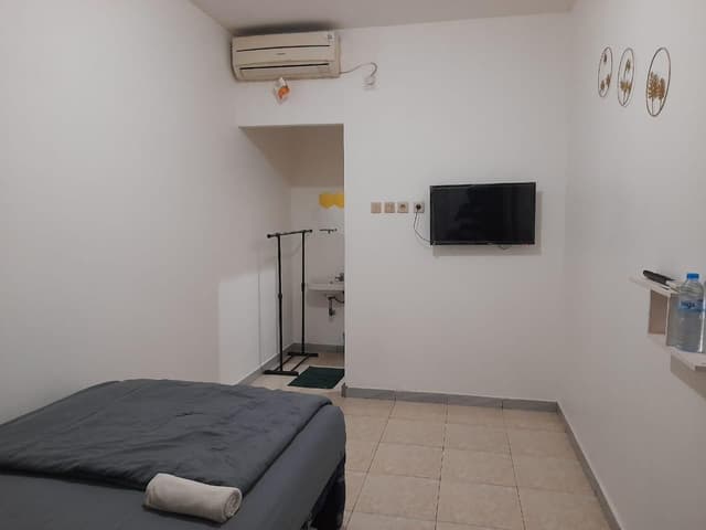 Single Room - Non-Smoking