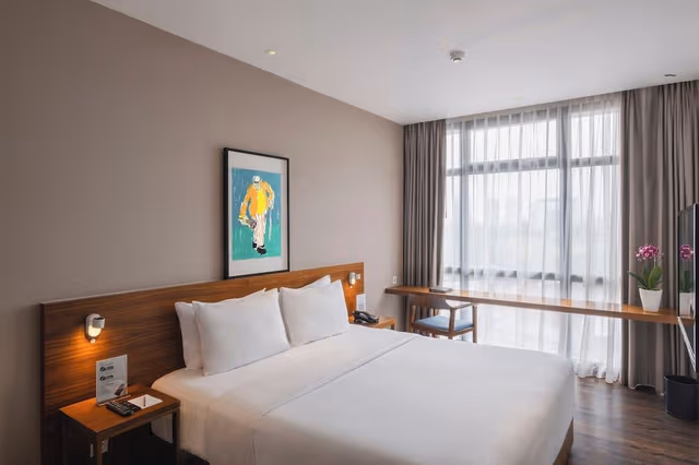 Deluxe Room (King Bed)
