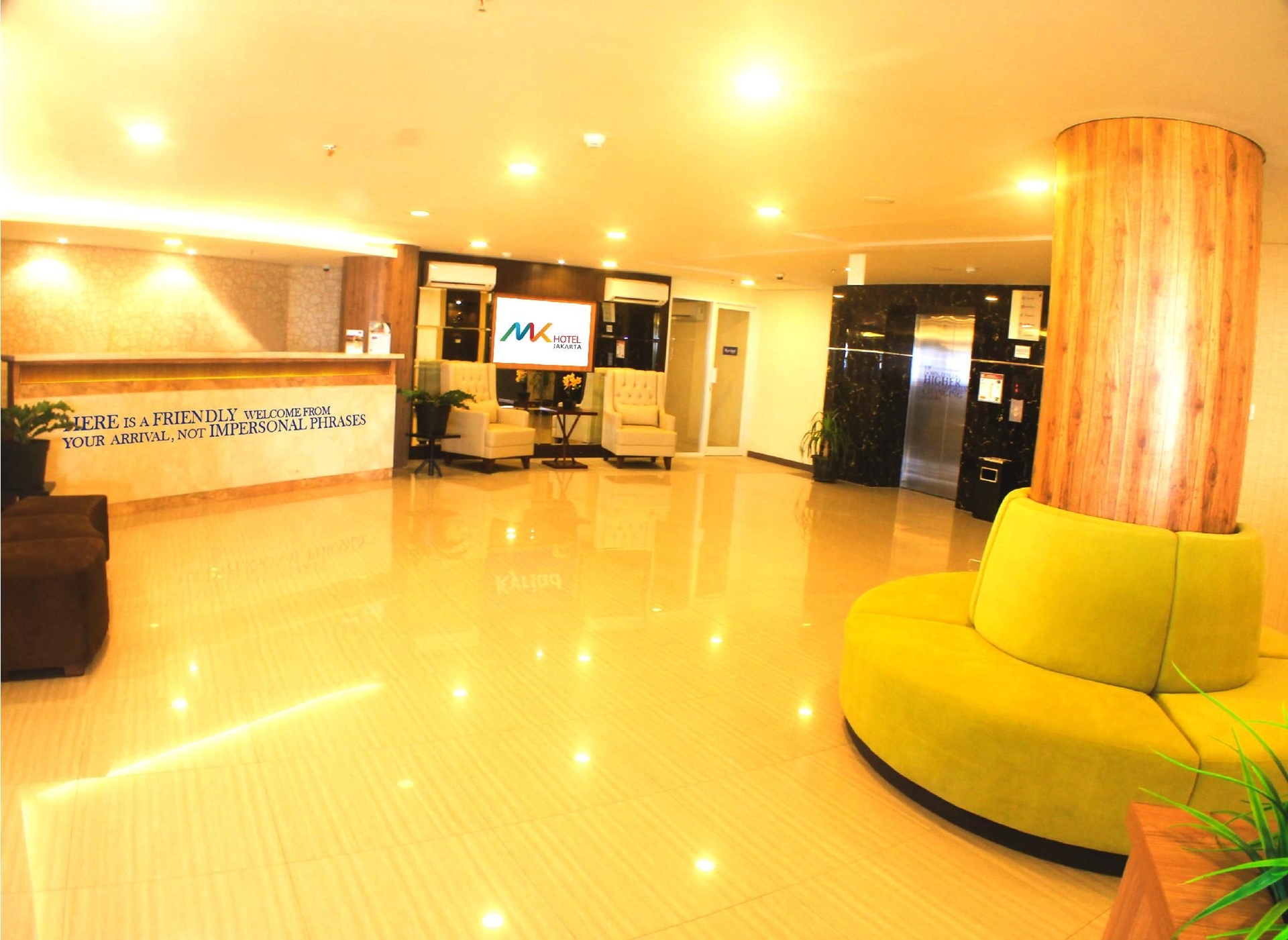 โรงแรมเคบาโยรัน พาร์ค (Kebayoran Park Hotel)0