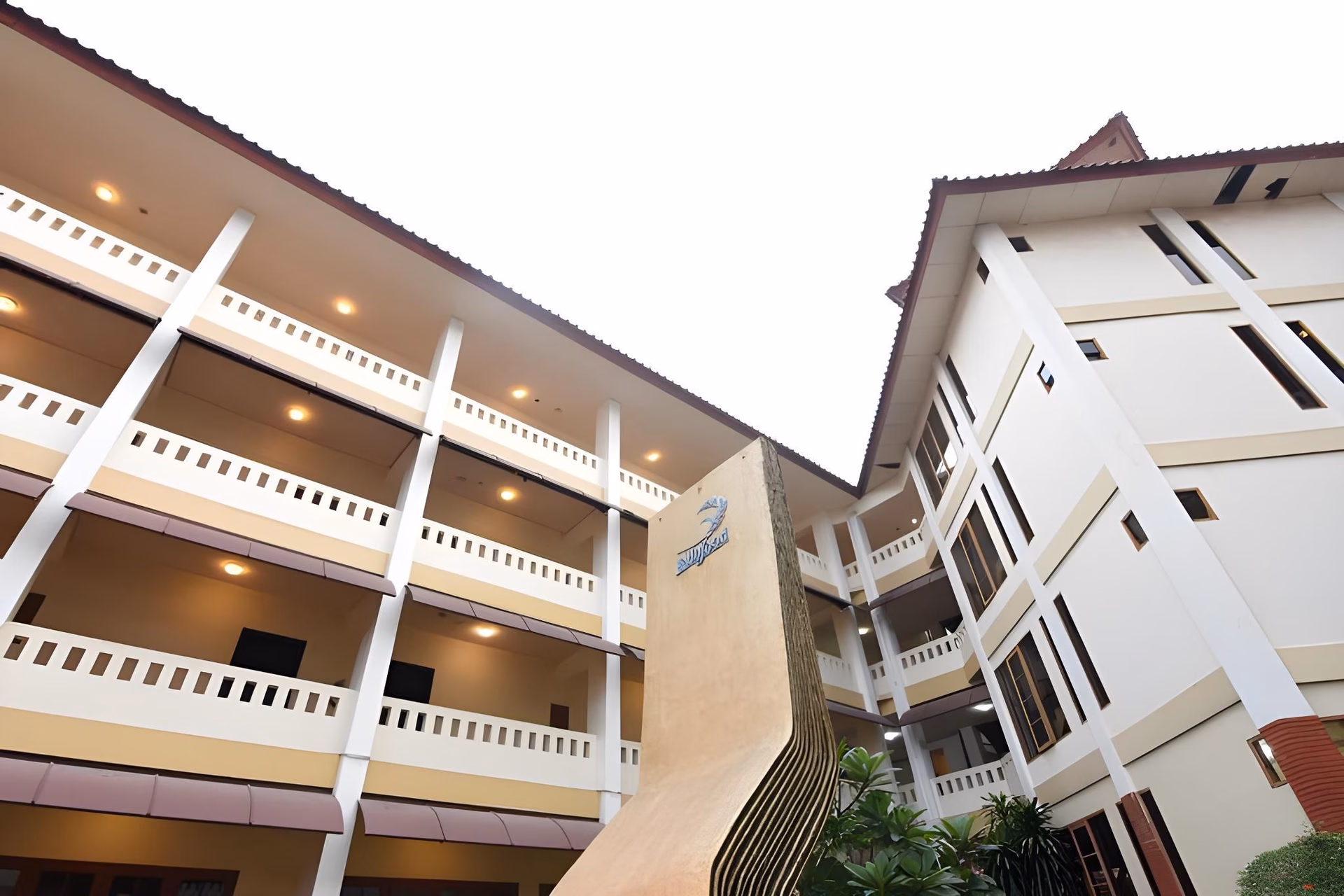 มหาวิทยาลัยวิสมา มาการา อินโดนีเซีย (Wisma Makara Universitas Indonesia)4