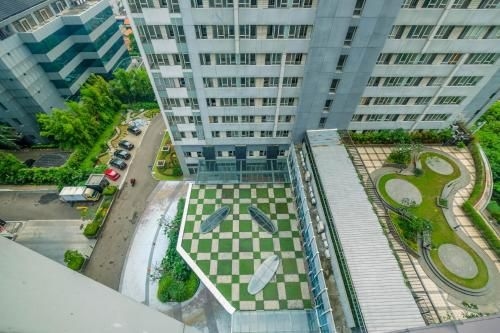 Elegant Nifarro Park 2BR Apt with View By Travelio1