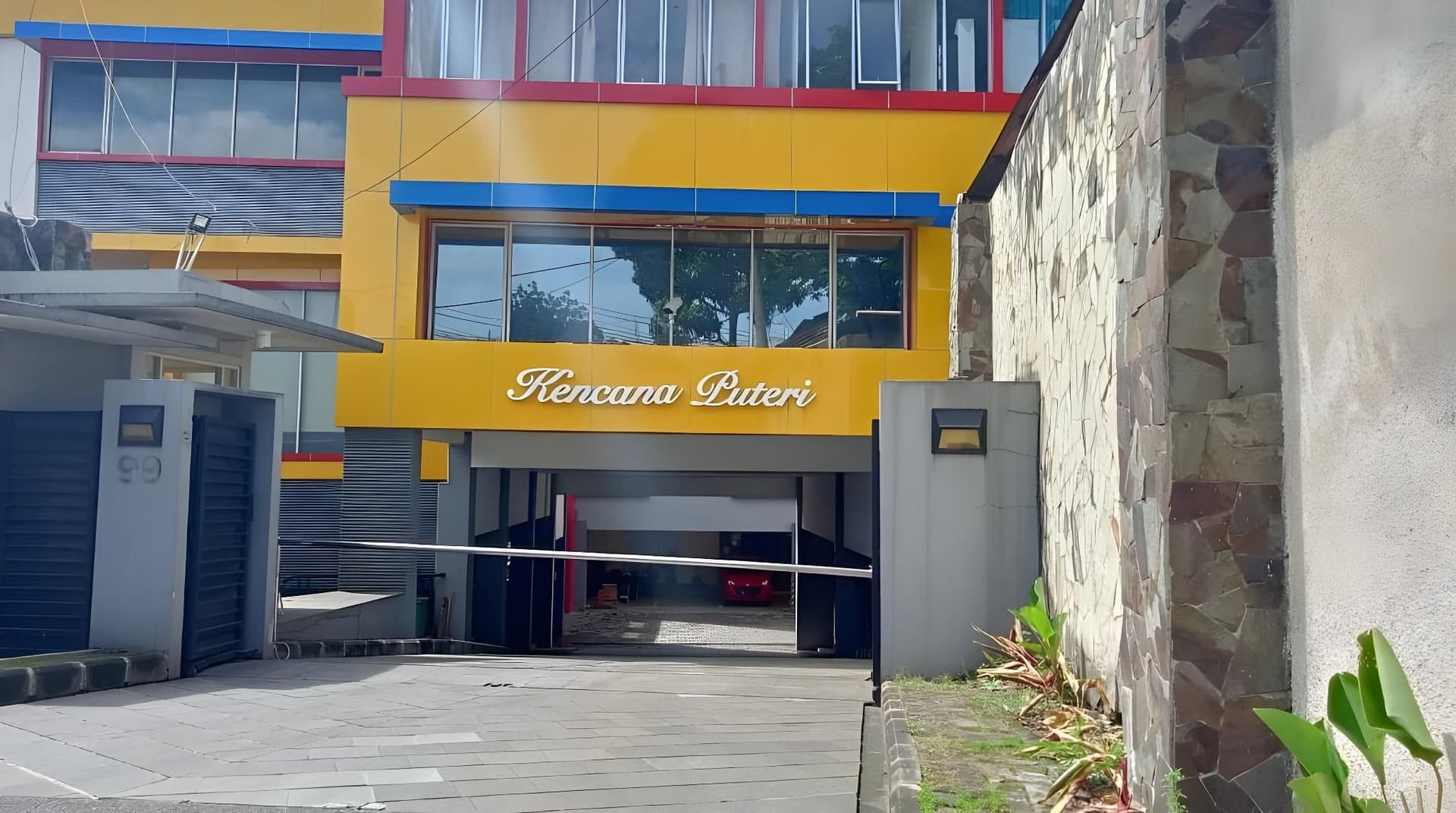 โอวายโอ ไลฟ์ 93383 วิสมา เค็นชานา ปูเตรี โอวายโอ ไลฟ์ 93383 วิสมา เค็นชานา ปูเตรี