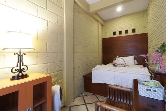 Standard Room, 1 Queen Bed