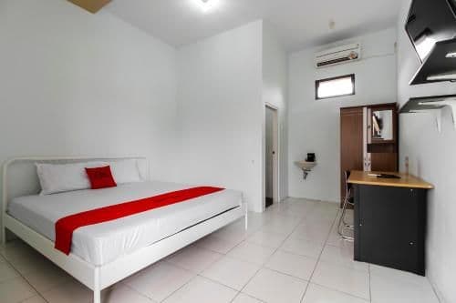 RedDoorz Room