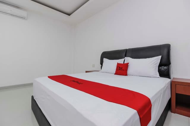 RedDoorz Room