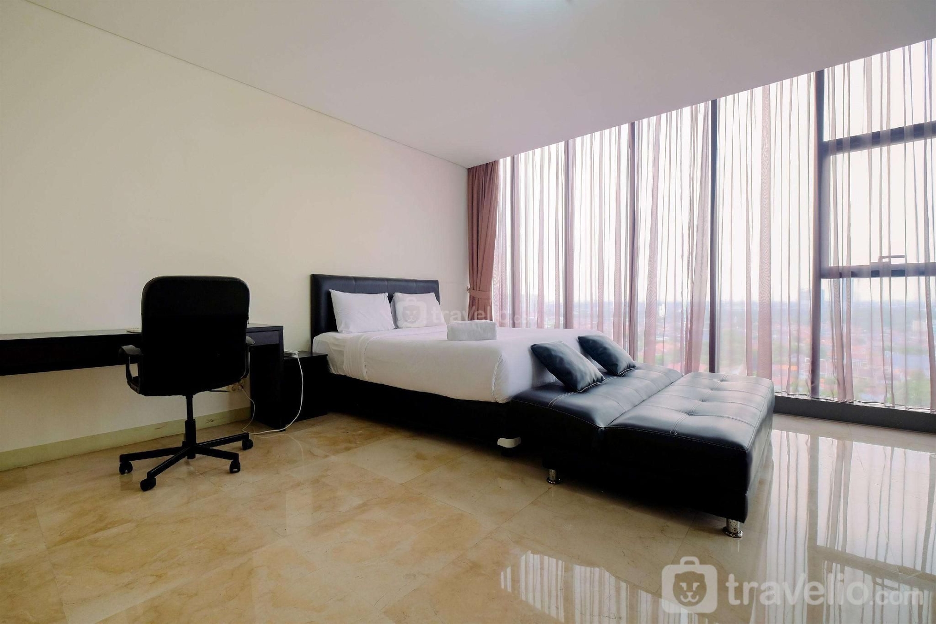 เรแลกซิ่ง 1 เบดรูม อพาร์ตเมนต์ แอท แอล'อเวนิว พันโครัน บาย ทราเวลลิโอ (Relaxing 1BR Apt at L'Avenue Pancoran By Travelio)3