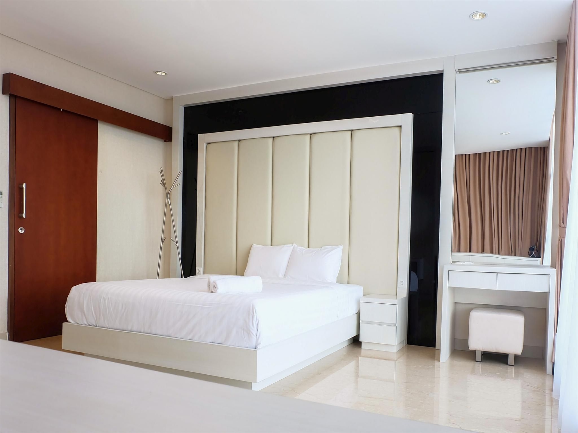 เบสต์ นอร์ท วันเบดรูม แอลอะเวนิว อพาร์ตเมนต์ บาย แทรฟลิโอ (Best North 1BR L'Avenue Apartment by Travelio)1