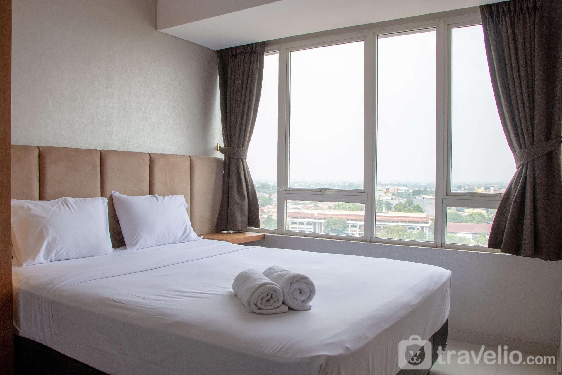 Comfort 2BR at Nifarro Park Apartment By Travelio2