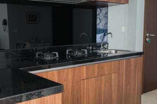 เซาธ์ ทาวเวอร์ ทู เบดรูม แอท เลเวินิว อพาร์ตเมนต์ บาย เทรเวลิโอ (South Tower 2BR at L'Avenue Apartment By Travelio)0