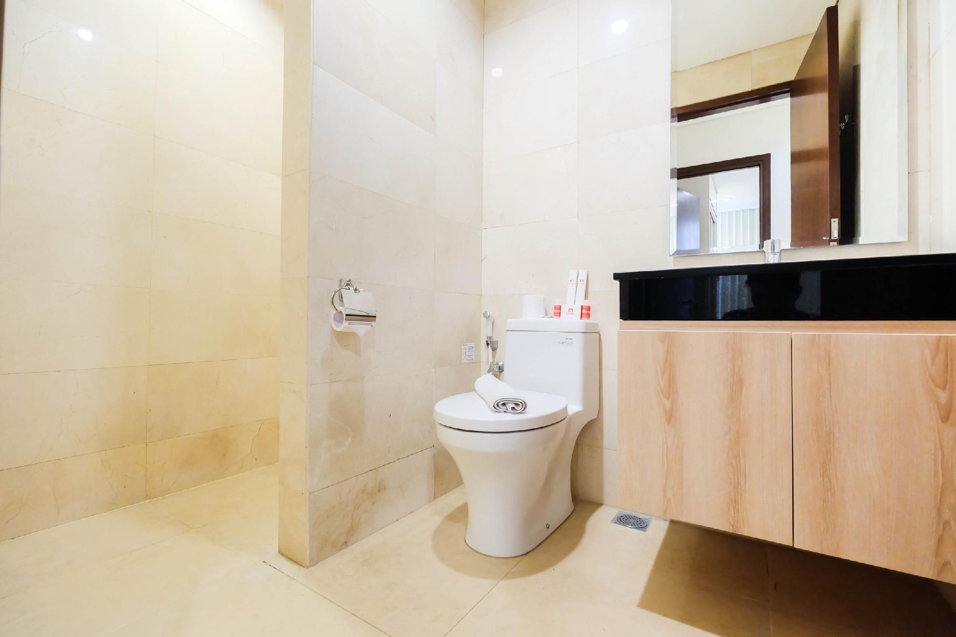 Apt 2BR Cozy and Modern L'Avenue By Travelio4