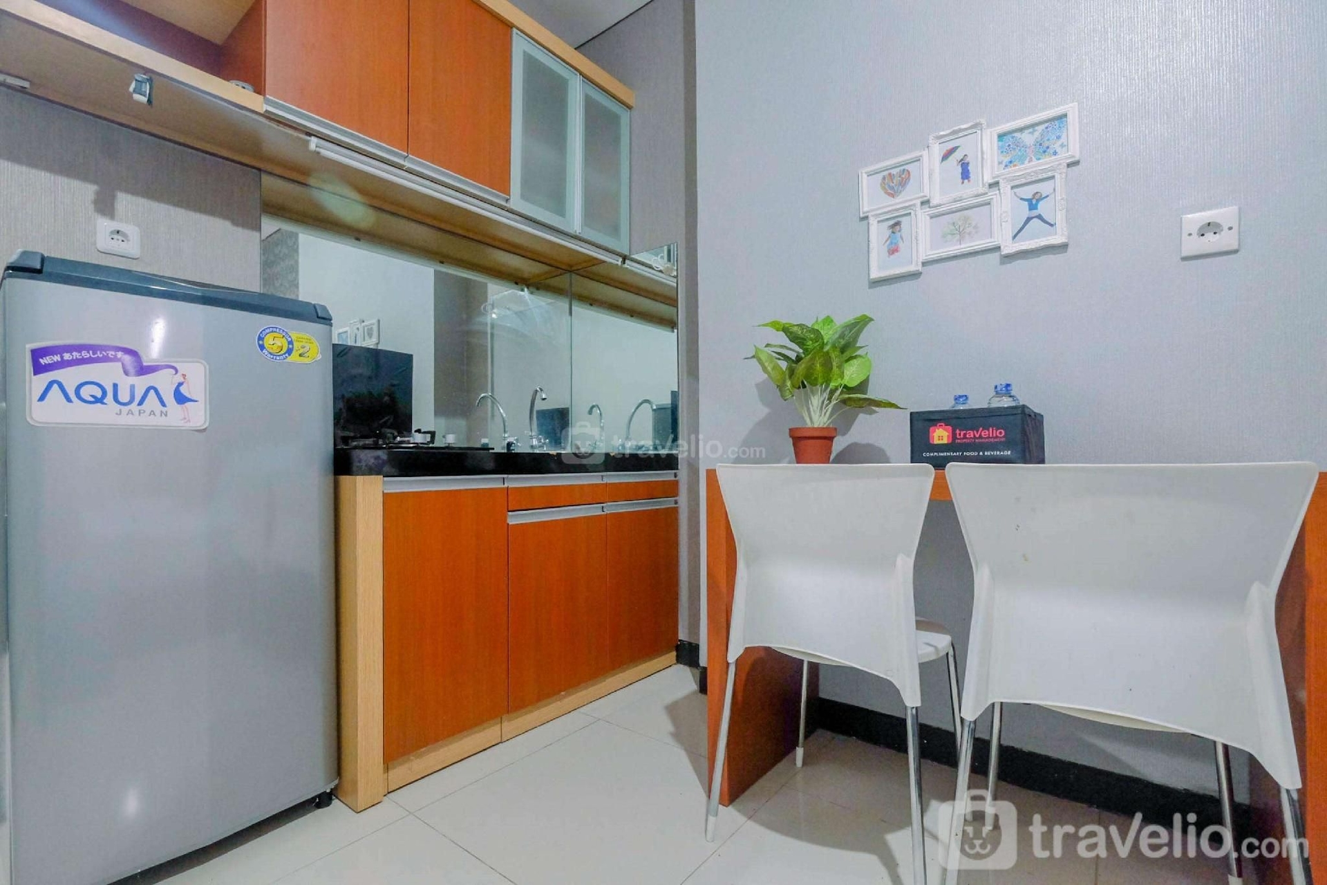วินเทจ สตูดิโอ อพาร์ตเมนต์ นิฟาร์โร พาร์ค บาย แทรเวลลิโอ (Vintage Studio Apartment @Nifarro Park By Travelio)0