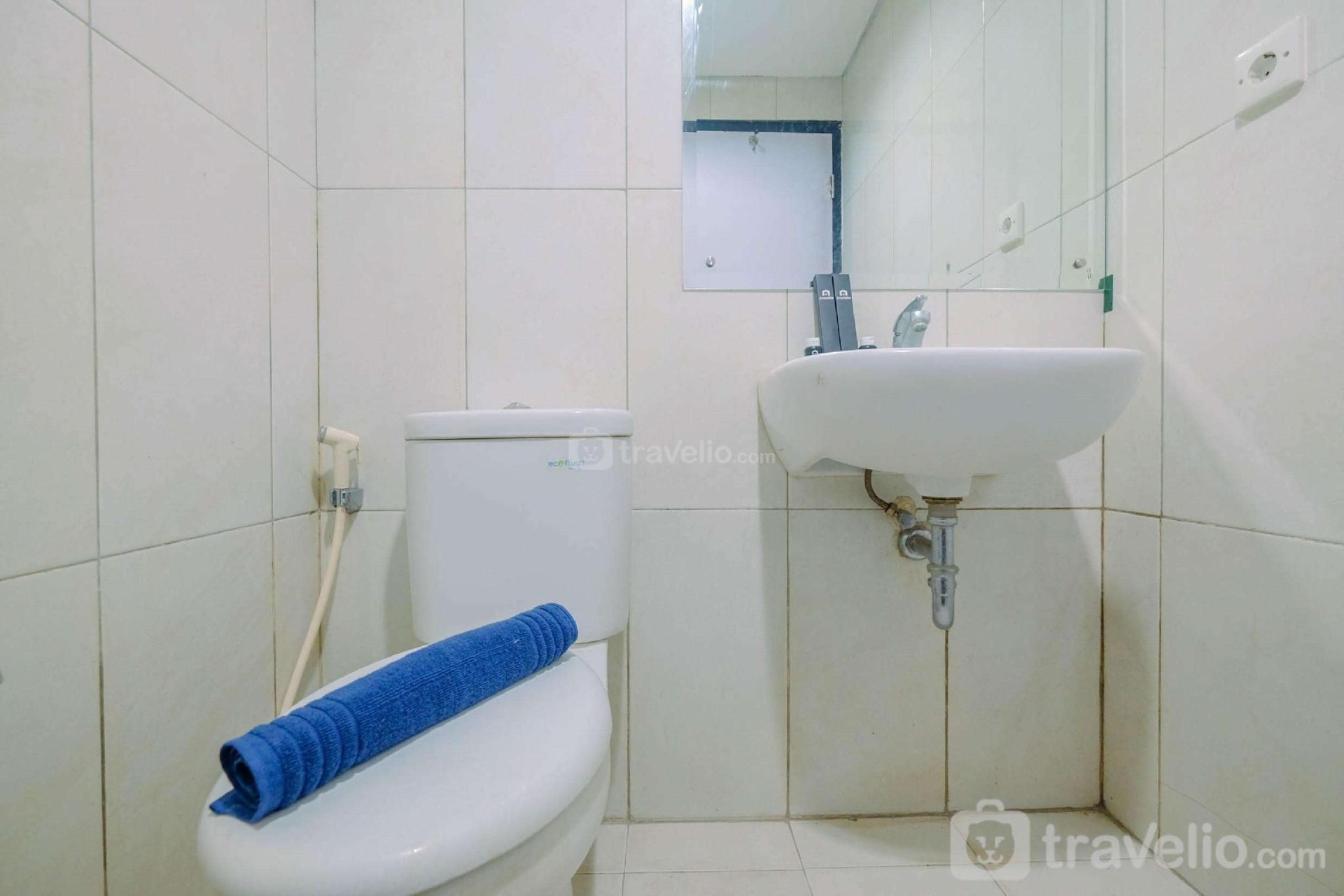วินเทจ สตูดิโอ อพาร์ตเมนต์ นิฟาร์โร พาร์ค บาย แทรเวลลิโอ (Vintage Studio Apartment @Nifarro Park By Travelio)4