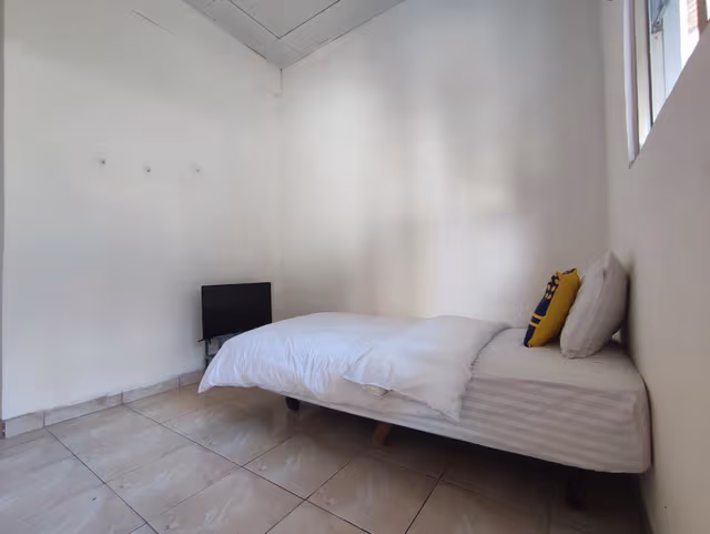 Single Room without Air Conditioning