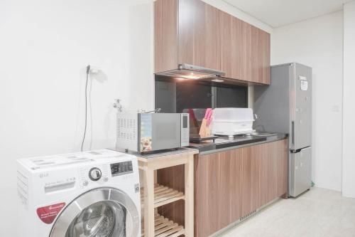 Nice Elegant 1BR at L'avenue Pancoran By Travelio0