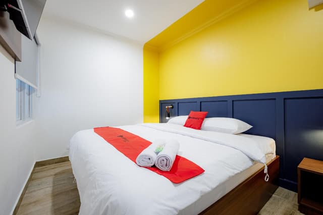 RedDoorz Room