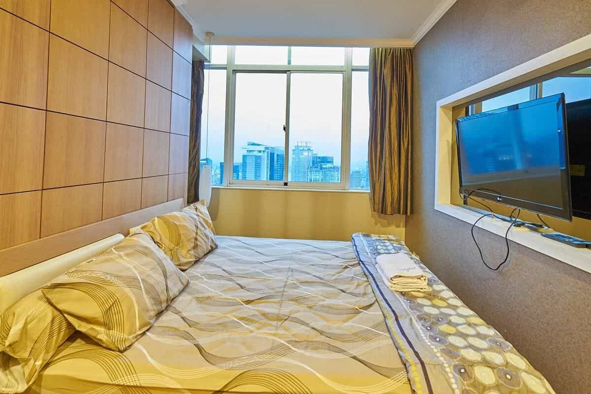 Magnificent View 2BR above Mall, 1 King + 1 Queen Magnificent View 2BR above Mall, 1 King + 1 Queen