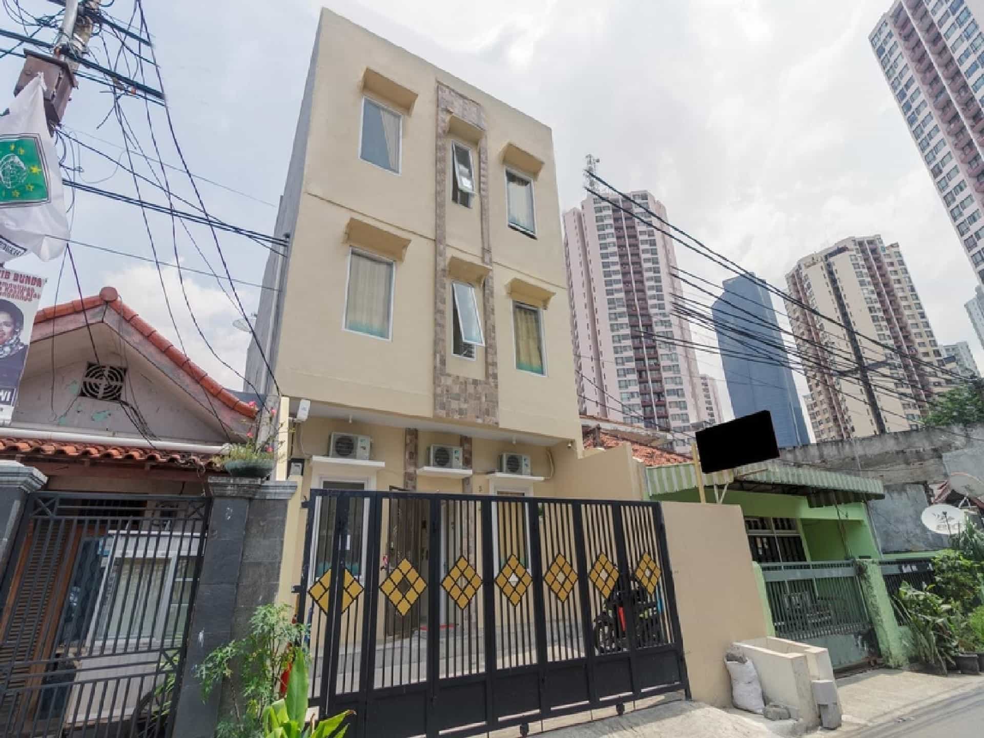 RedDoorz Plus near Taman Rasuna Menteng