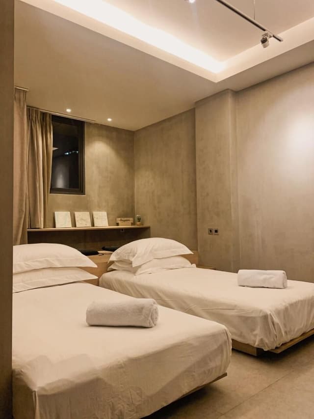 Tomoni Suite