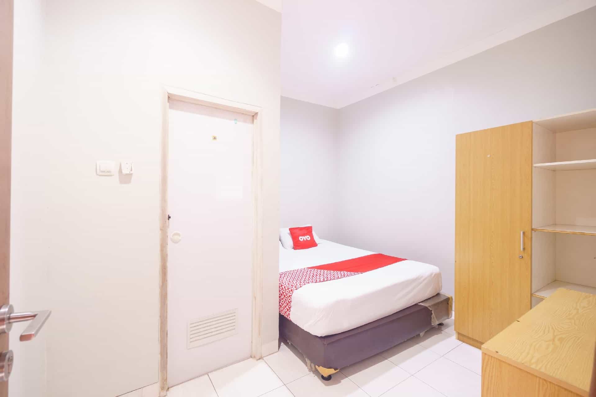 OYO 93092 Griya Kuningan Near ITC Kuningan OYO 93092 Griya Kuningan Near ITC Kuningan