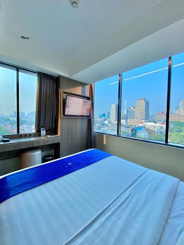 Deluxe Room, Corner