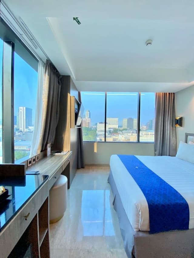 Deluxe Room, Corner