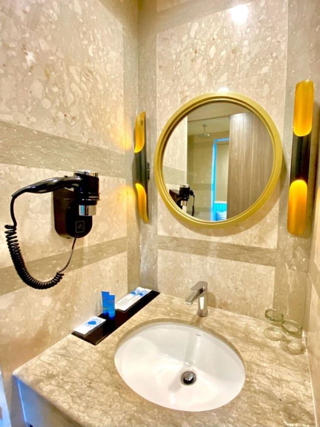 Deluxe Room, Corner