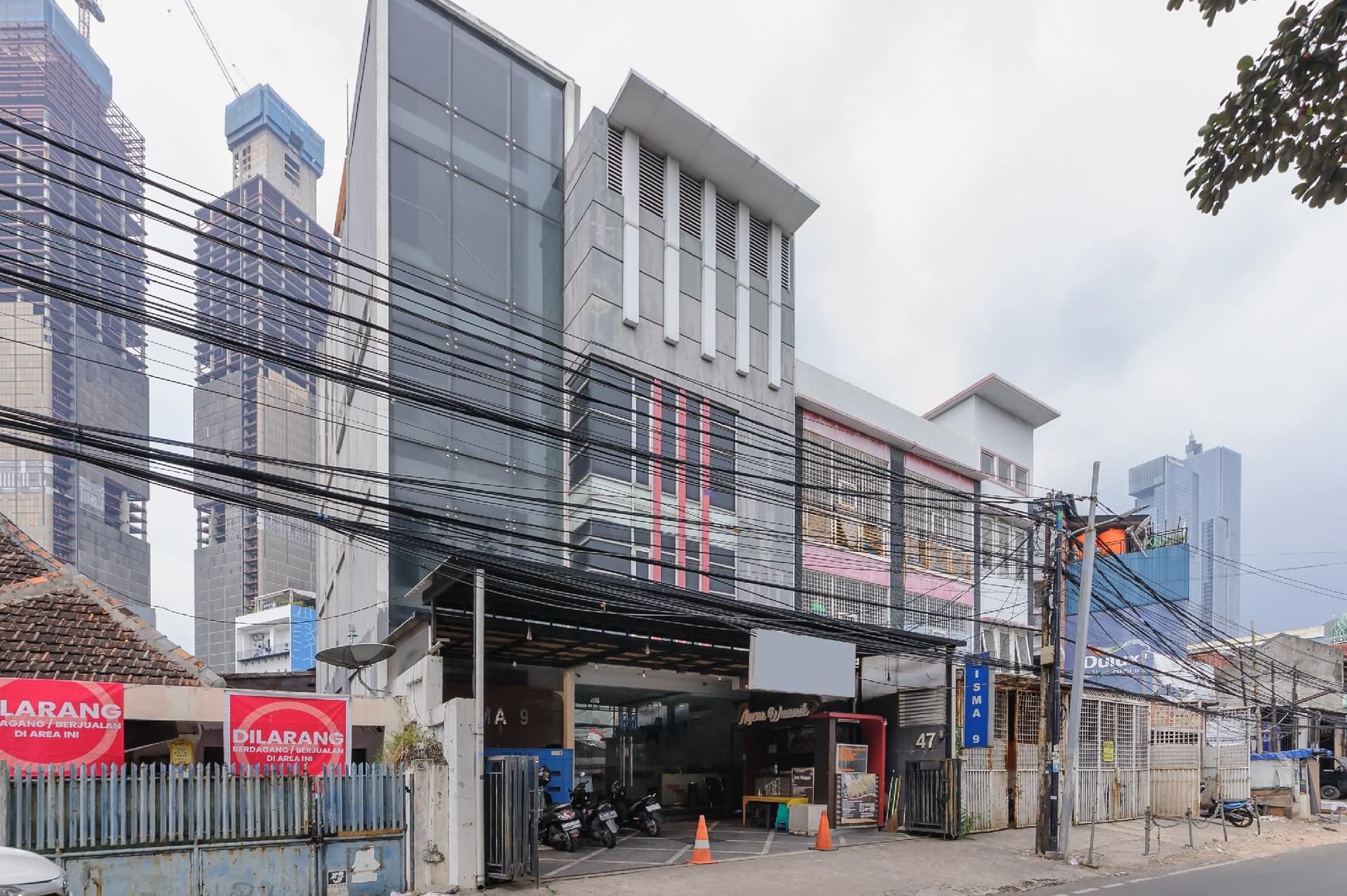 RedDoorz Plus near Grand Indonesia Jakarta RedDoorz Plus near Grand Indonesia Jakarta