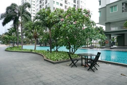 Location Comfy 2BR Thamrin Residence By Travelio0