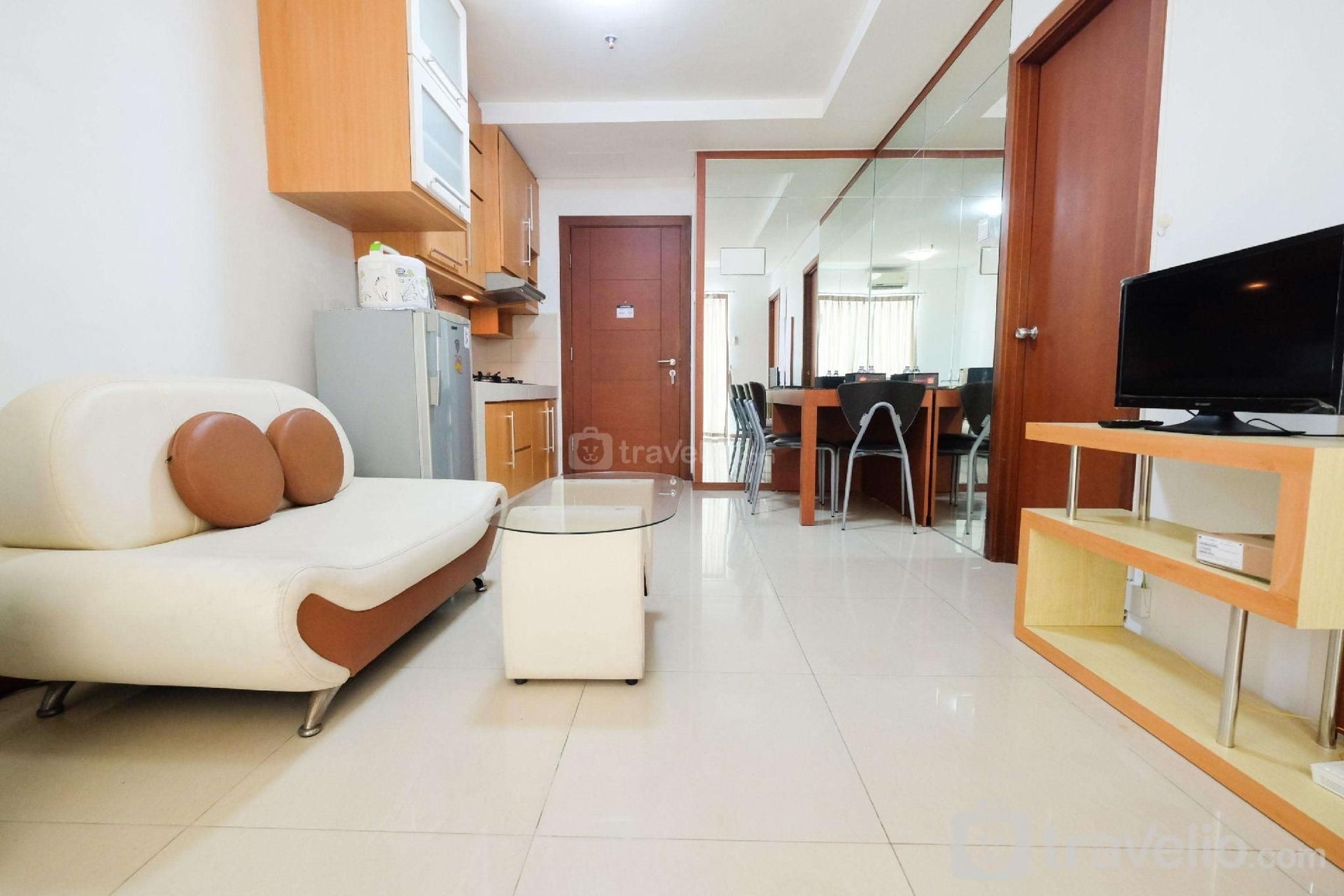 Strategic 1BR Apt at Thamrin Residence By Travelio4