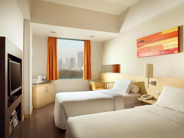 Standard Twin Room, City View