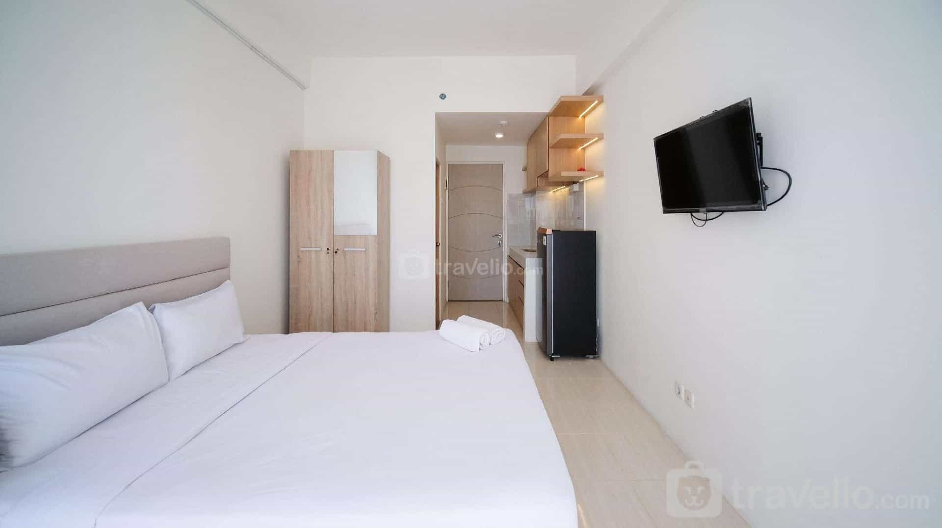 Compact Strategic Studio Bale Hinggil By Travelio Compact Strategic Studio Bale Hinggil By Travelio