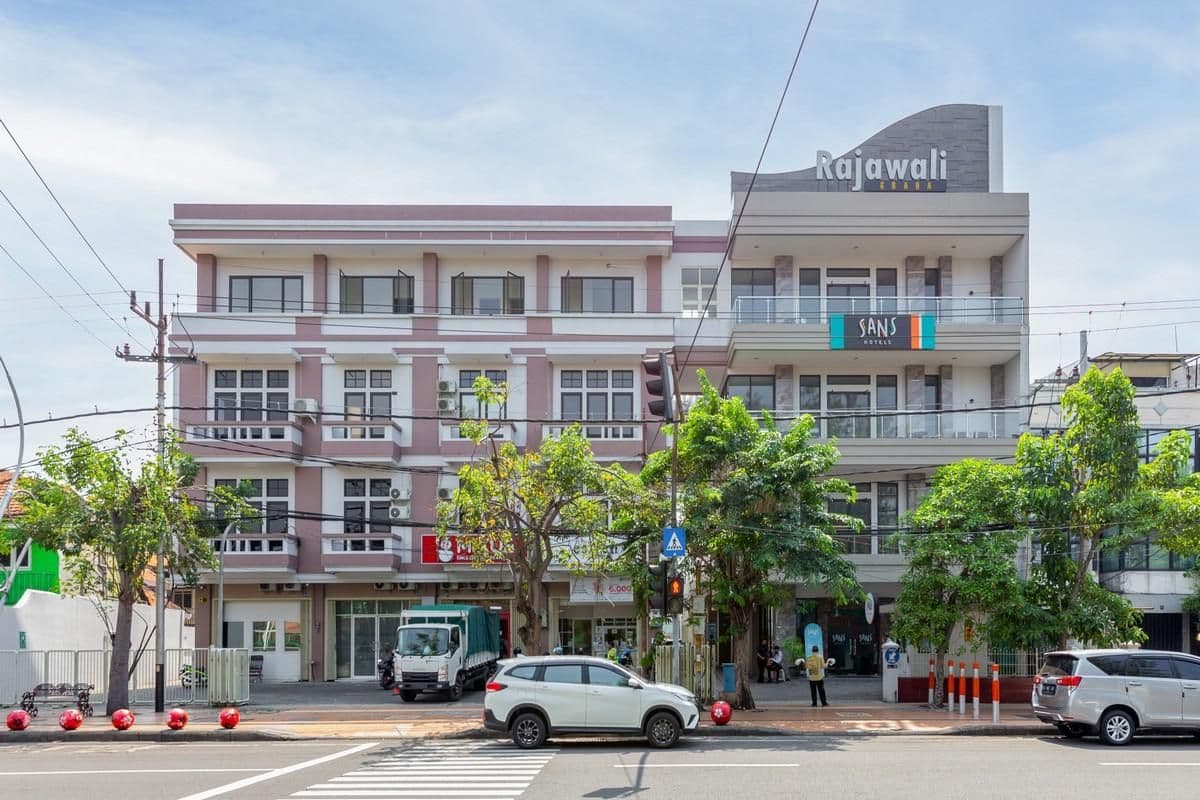 Sans Hotel Rajawali Surabaya by RedDoorz Sans Hotel Rajawali Surabaya by RedDoorz