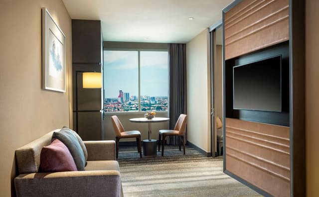 KING DELUXE SUITE