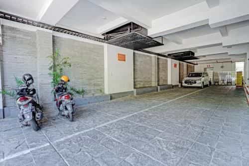 Super OYO Capital O 3905 Graha 100 Guest House Syariah Super OYO Capital O 3905 Graha 100 Guest House Syariah
