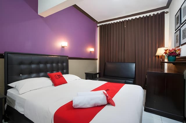 RedDoorz Room