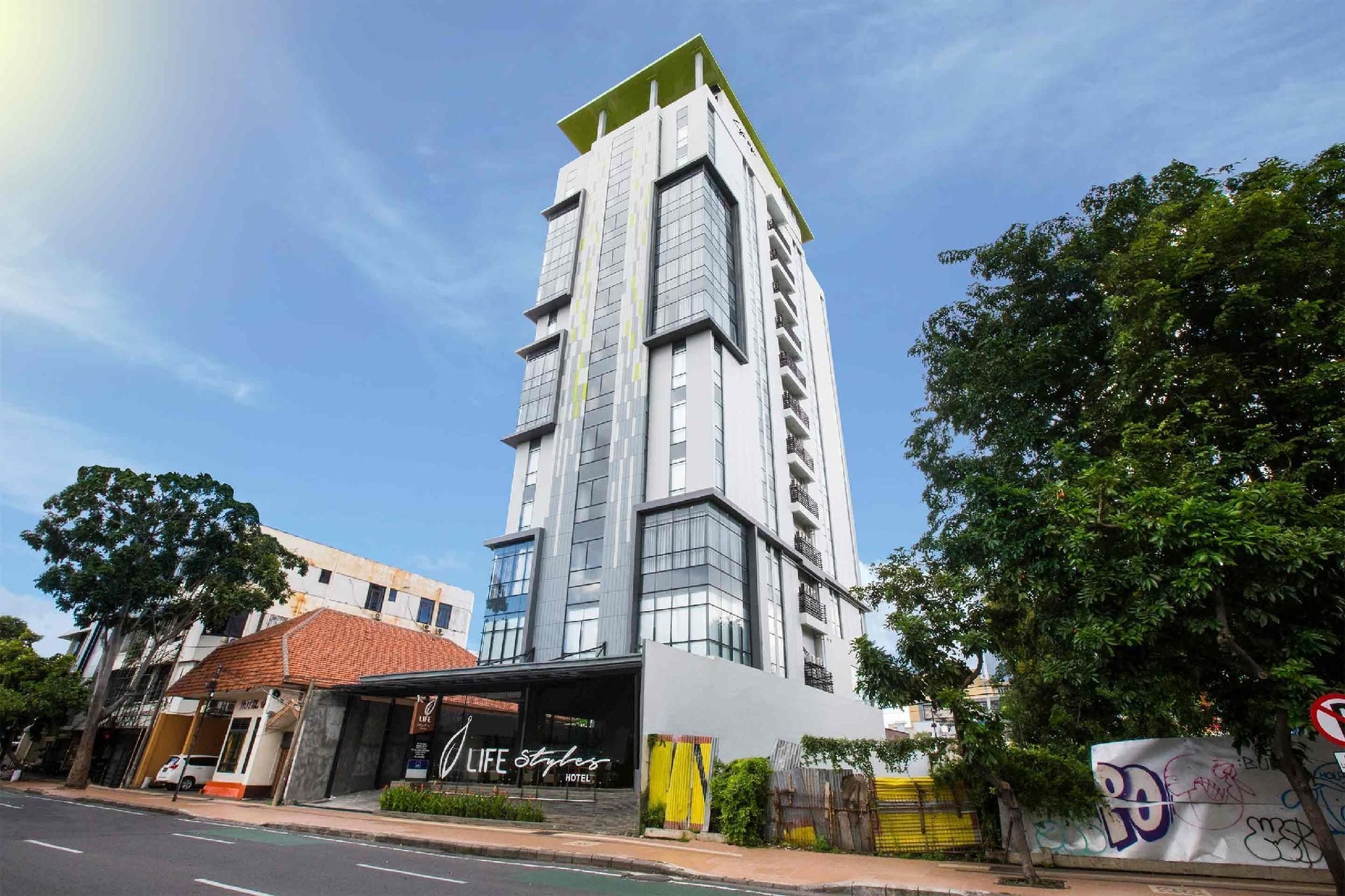 เดอะไลฟ์ สไตล์ โฮเทล สุราบายา (The Life Styles Hotel Surabaya)0