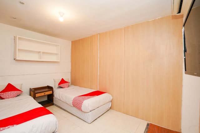 Standard Twin Room