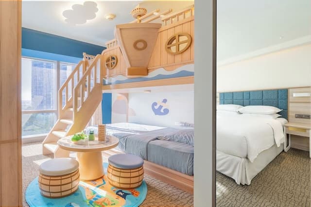 Family Room, 1 King Bed