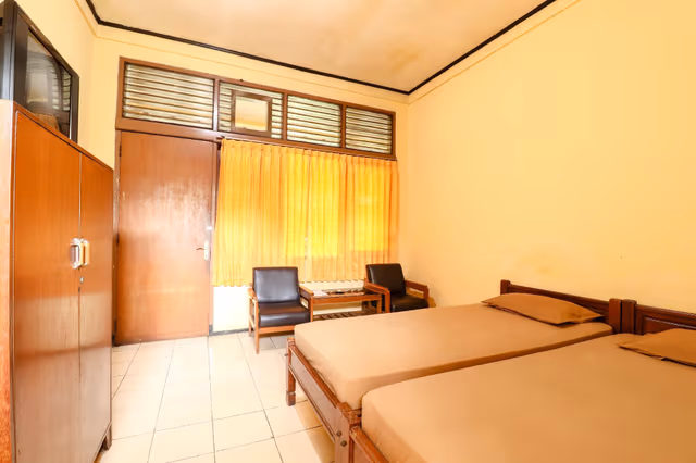 Economy Room
