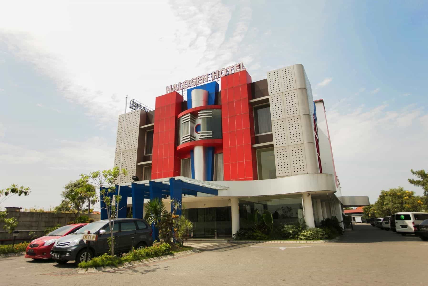 โรงแรมฮาโลเจน