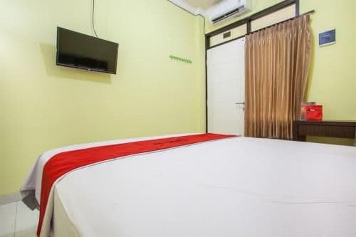 RedDoorz Room