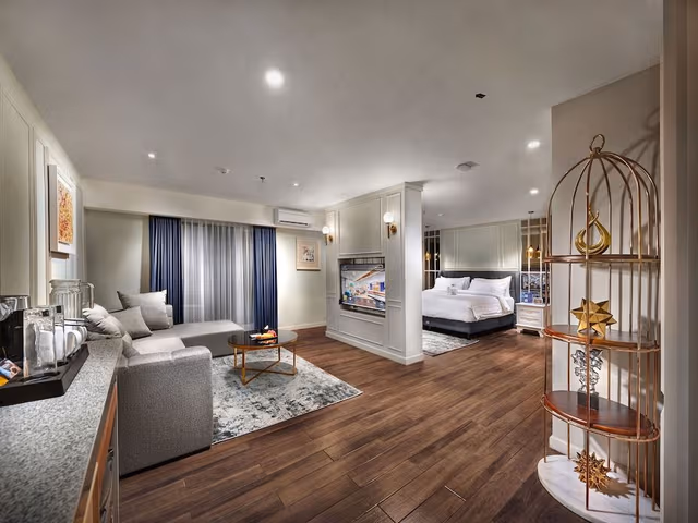 Suite (ASTON)