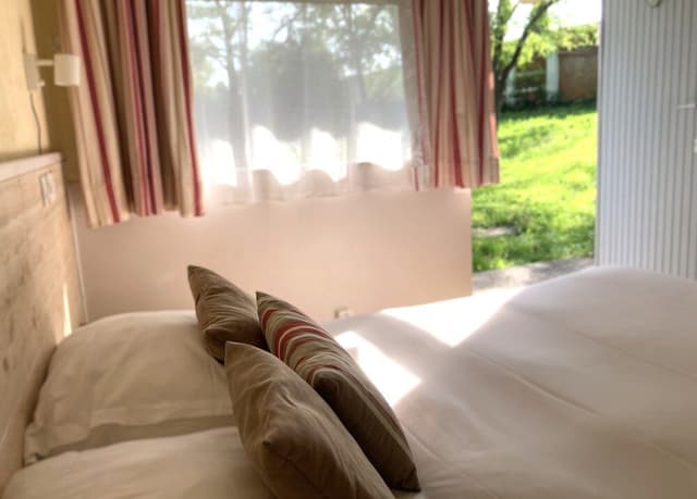 Double Room with 1 Double Bed