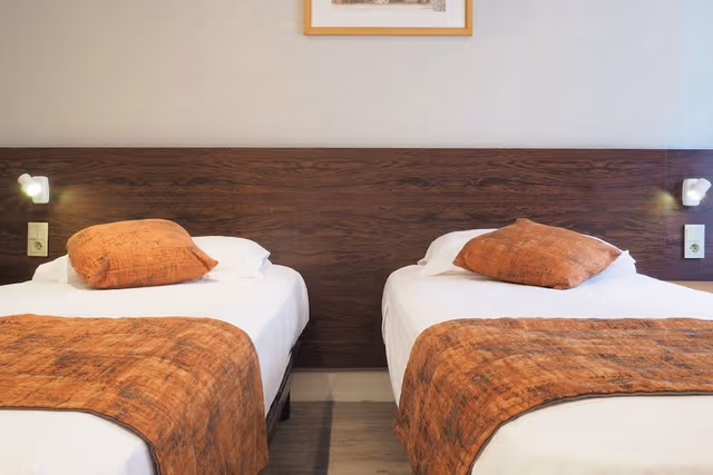 Standard Twin Room